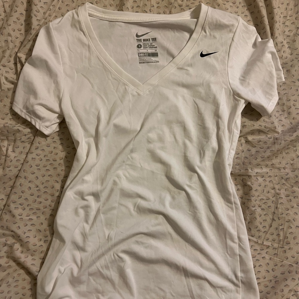 NIKE WHITE TEE